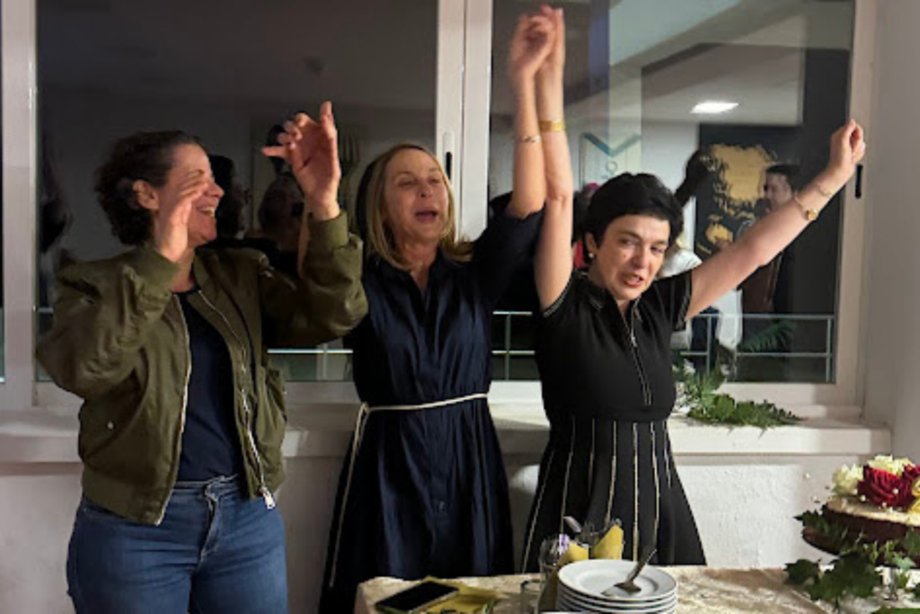 Ana Honório e suas amigas na celebração do seu aniversário 